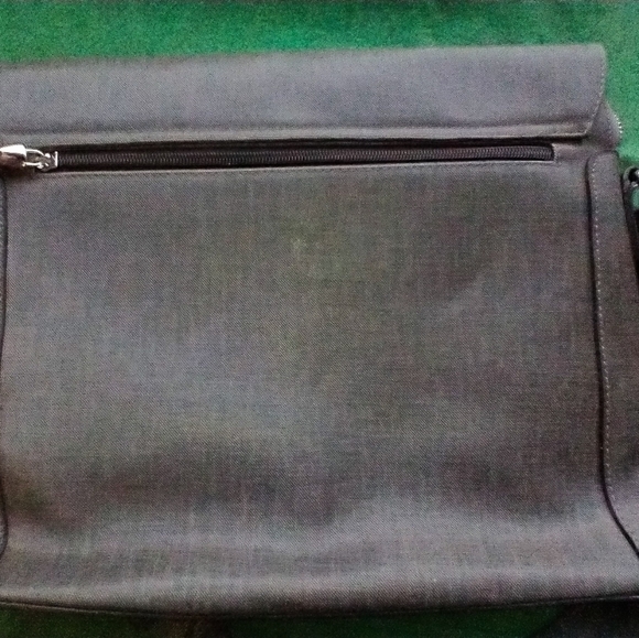 Devy Crossbody - Picture 2 of 10